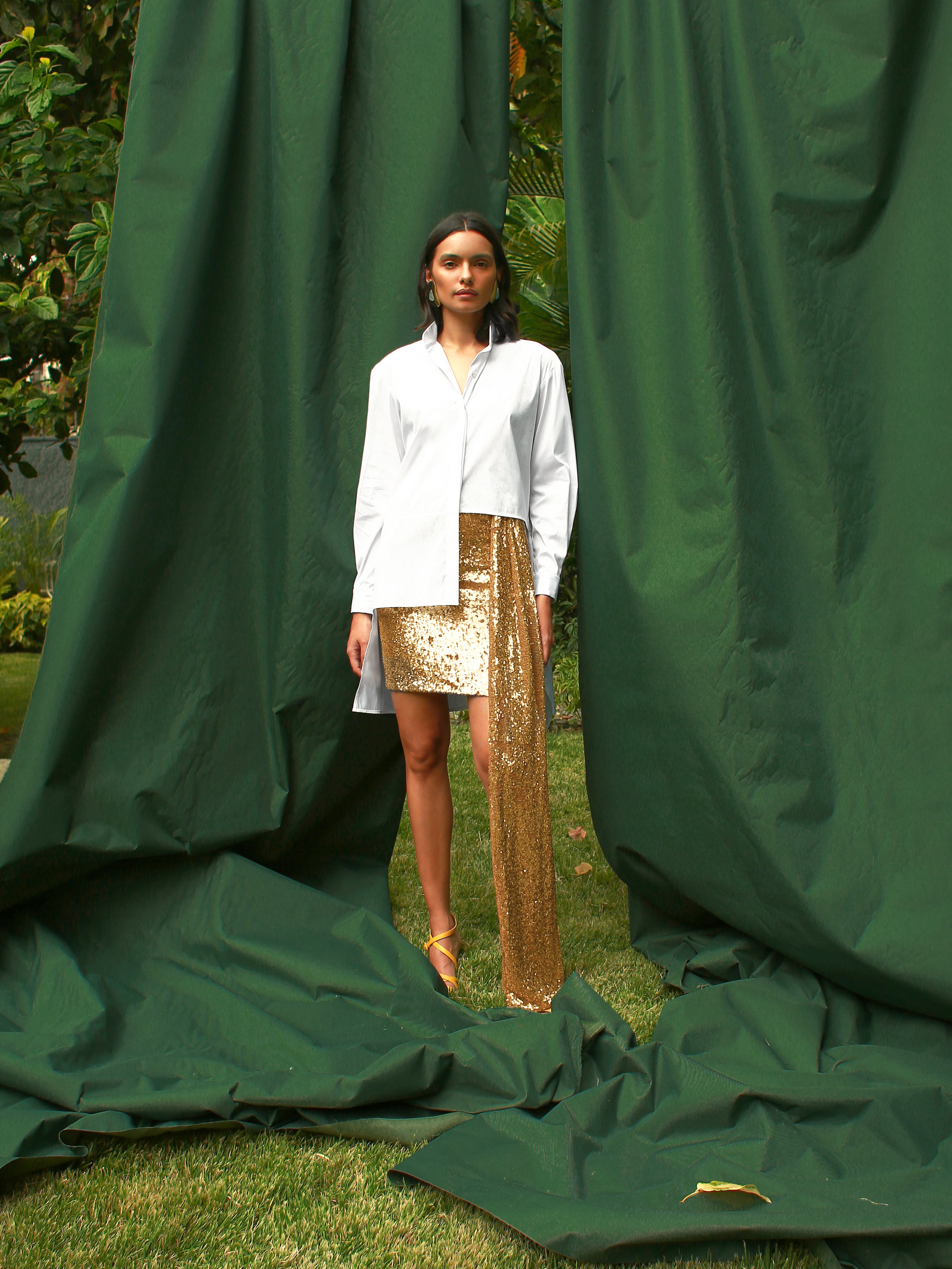 CARTA DE AMOR SKIRT IN GOLD SEQUINS - No Pise La Grama Web