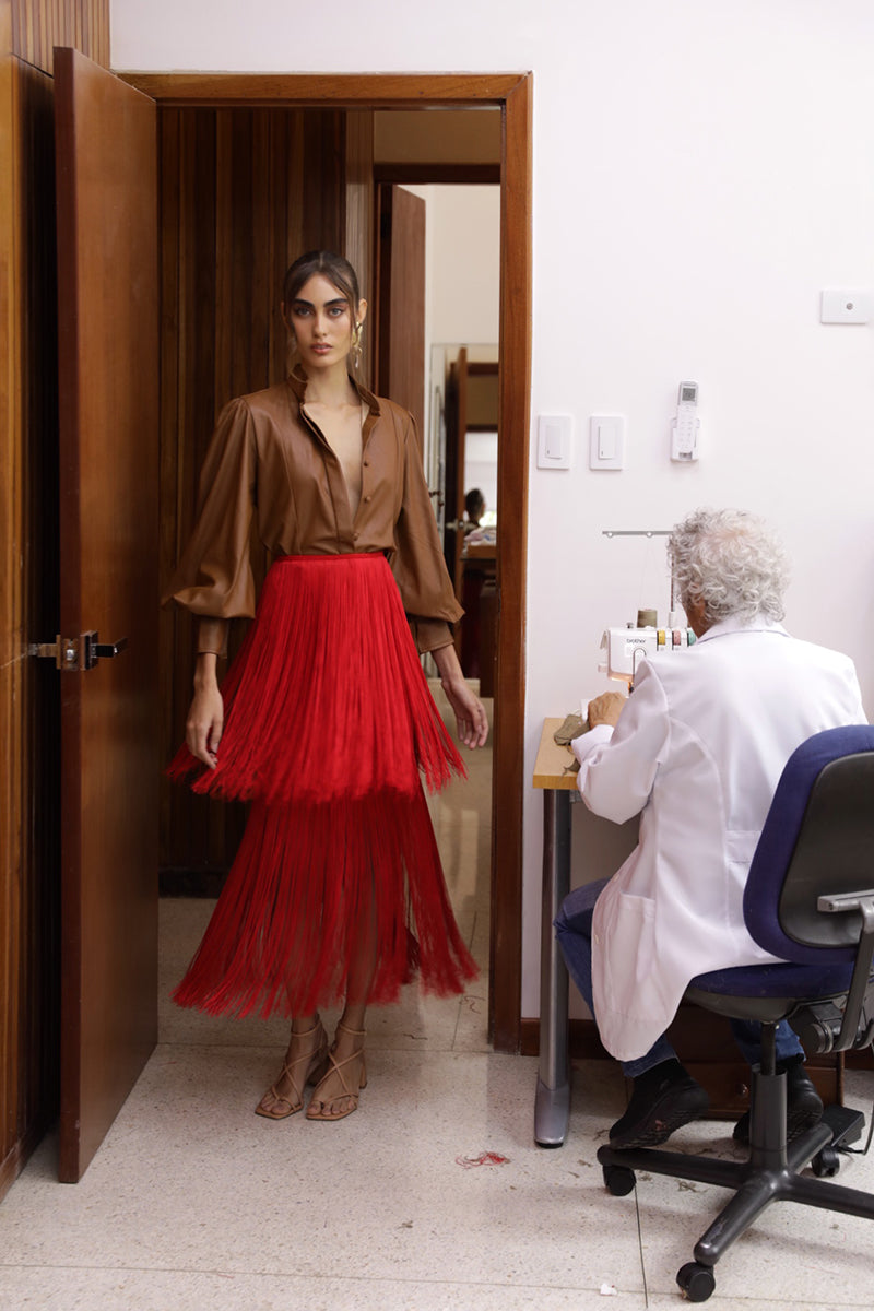 HOLA SHIRT IN CARAMEL