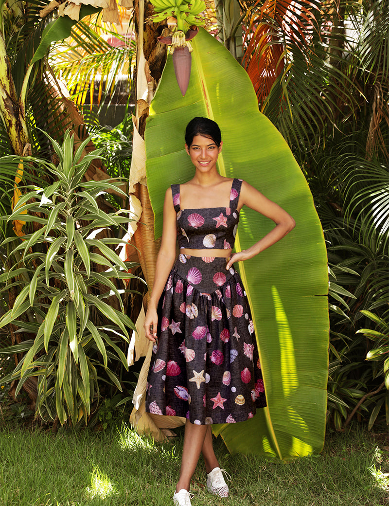 Sotavento_Top_and_midi_skirt_in_conchitas_black_print.jpg