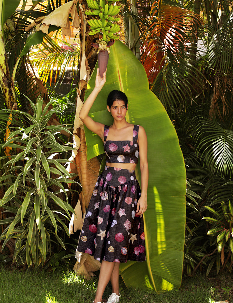 Sotavento_Top_and_midi_skirt_in_conchitas_black_print_2.jpg