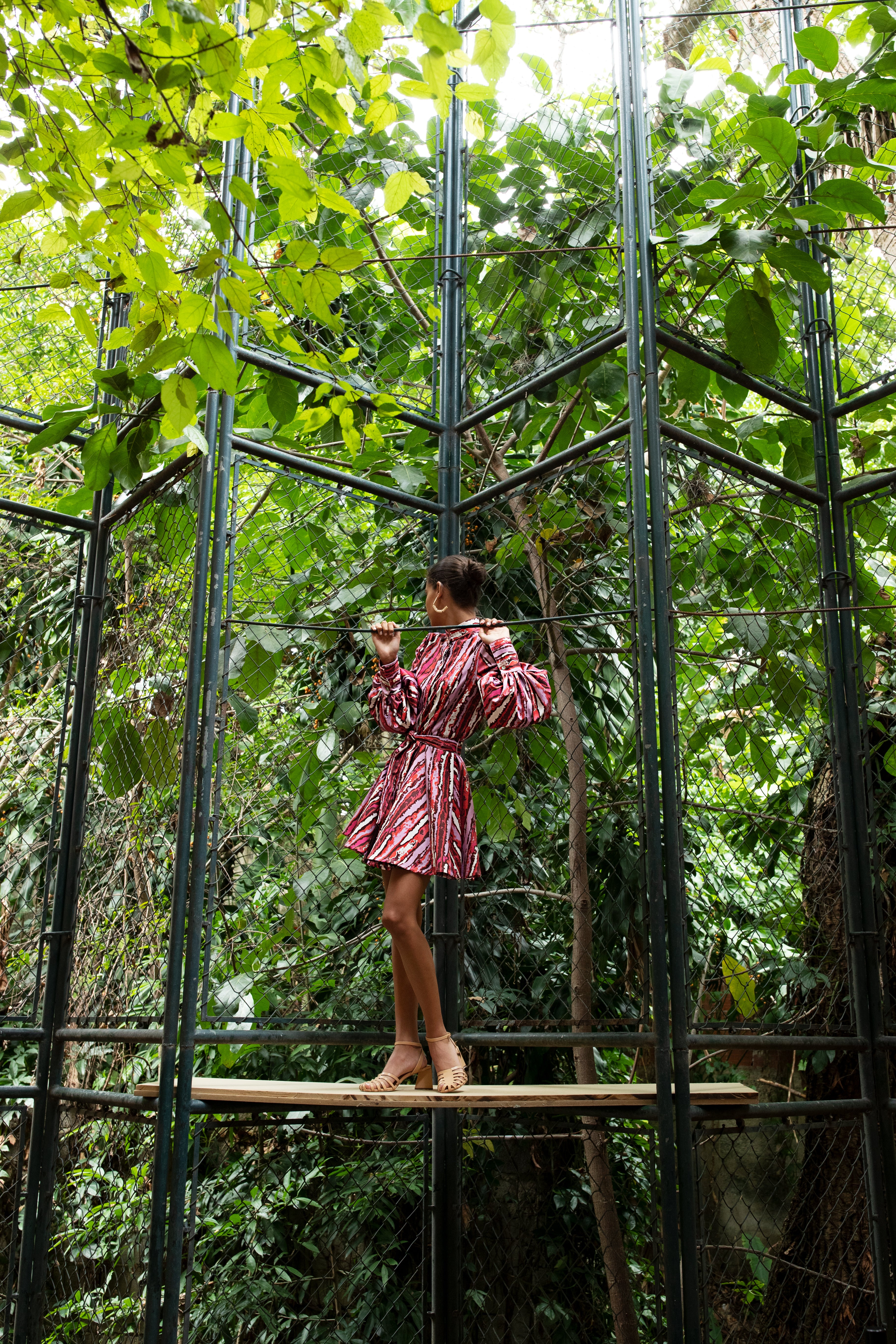 AMORIO DRESS IN RED PINK TIE DYE STRIPES - No Pise La Grama Web