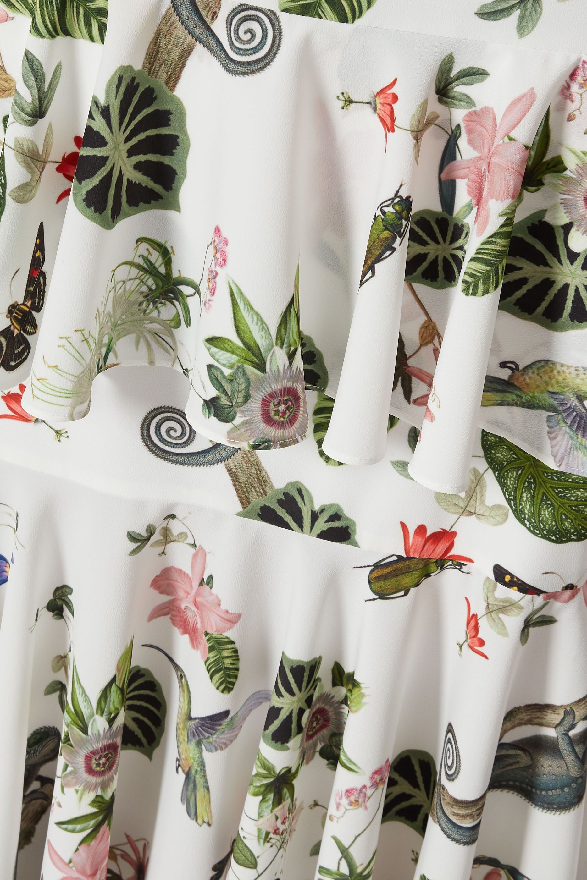 PICAFLOR DRESS IN WHITE CAMALEON PRINT - No Pise La Grama Web