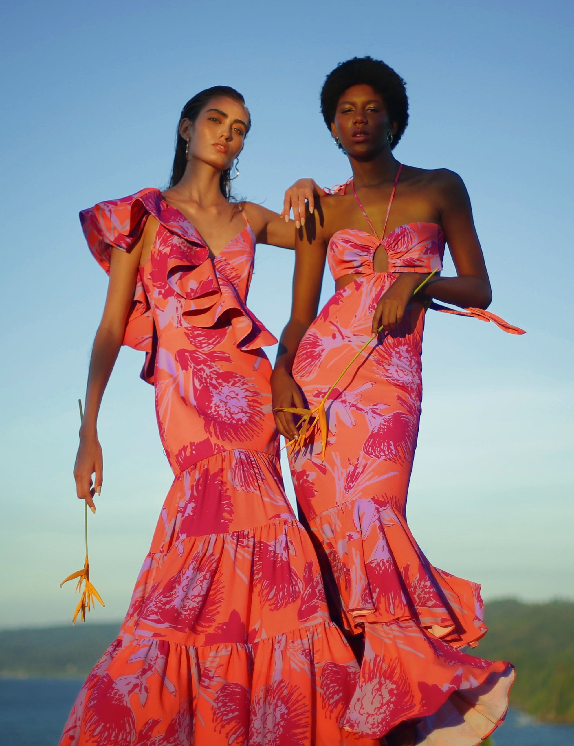 ARACEA DRESS IN VENEZUELA CORAL PRINT - No Pise La Grama Web