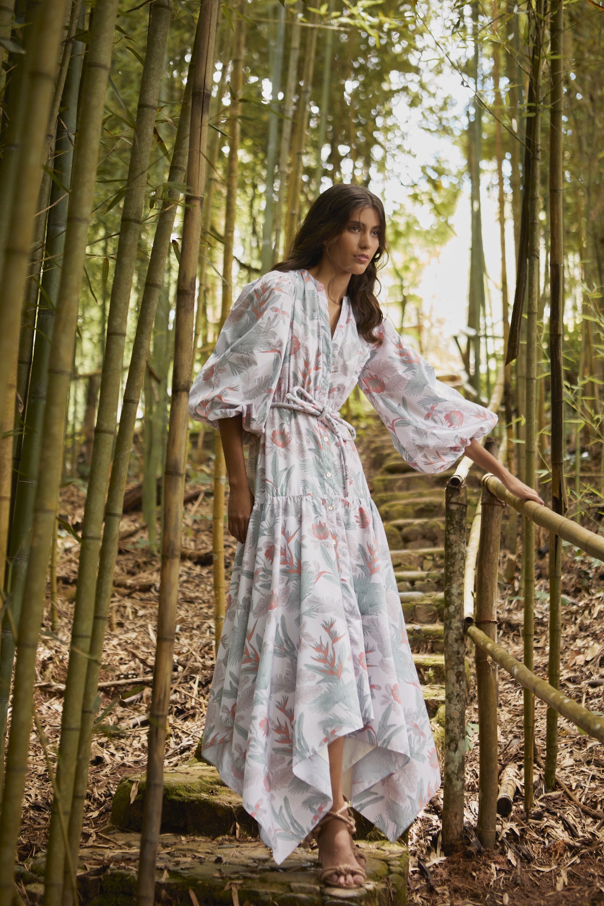 BOCA DULCE DRESS IN JARDIN TROPICAL BLANCO - No Pise La Grama Web