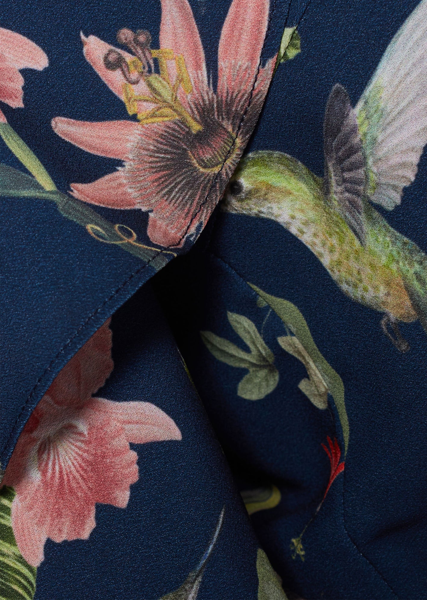 ORQUÍDEA TOP IN NAVY CAMALEON PRINT - No Pise La Grama Web