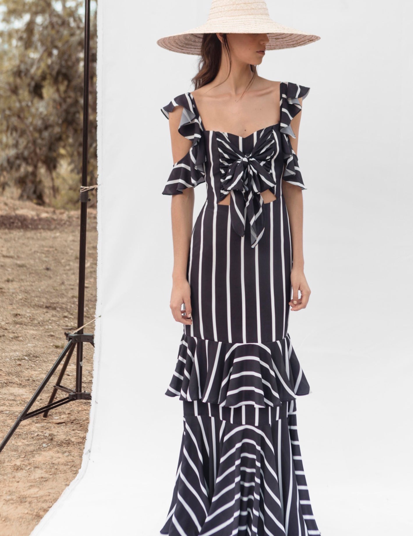 PICAFLOR DRESS IN BLACK AND WHITE STRIPES - No Pise La Grama Web