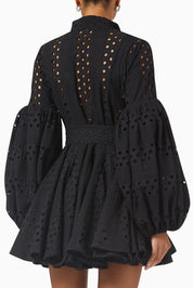 CARTA Y LETRA DRESS EYELET IN BLACK EYELET - No Pise La Grama Web